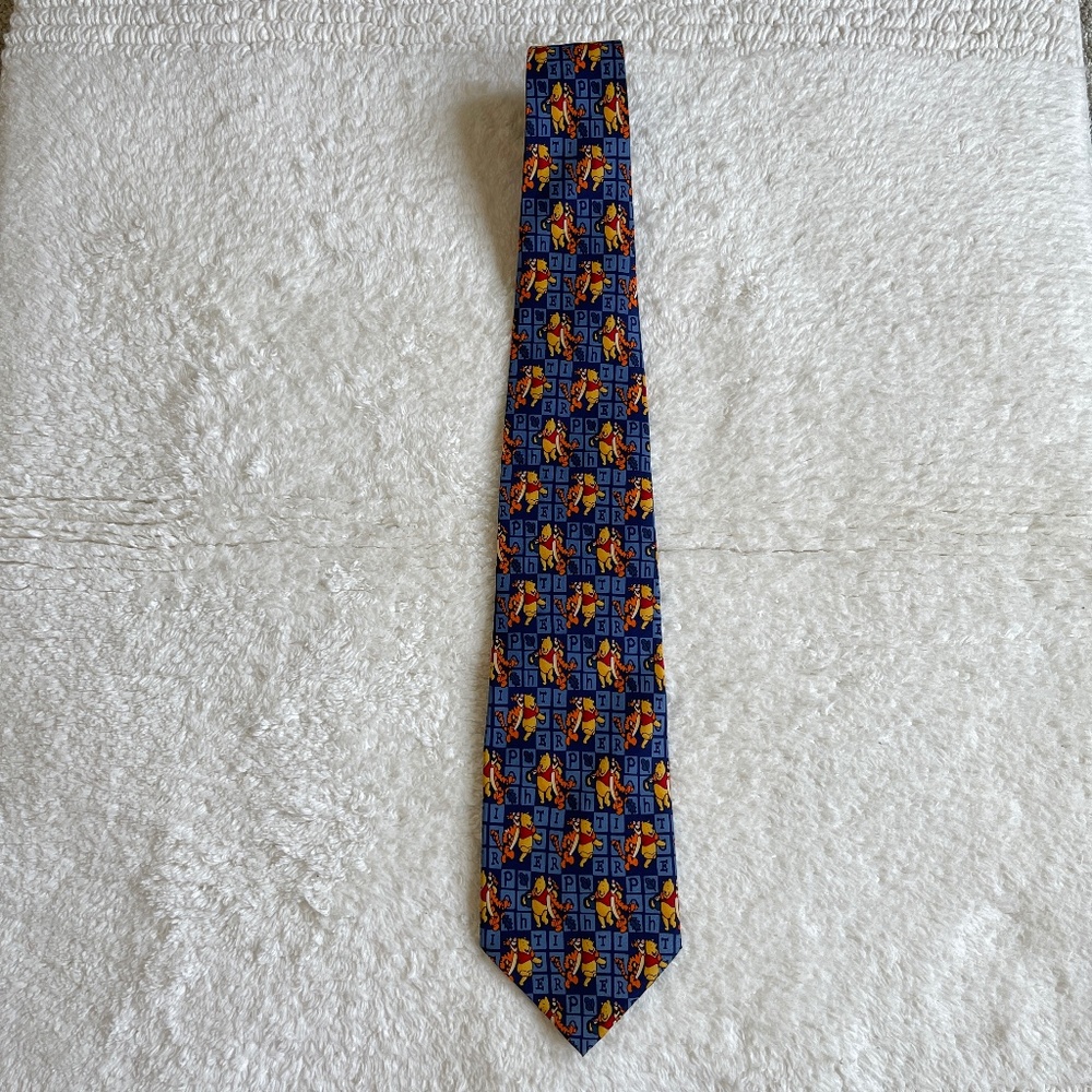 Winnie the Pooh and Tigger Men's Carnaval Silk Necktie